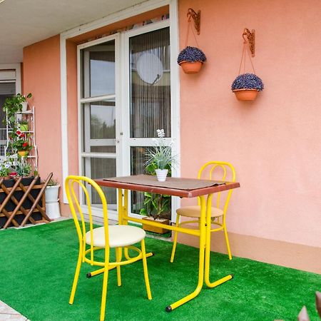 Art Eden Apartment ไฮจ์ดุสโซบอสโล ภายนอก รูปภาพ
