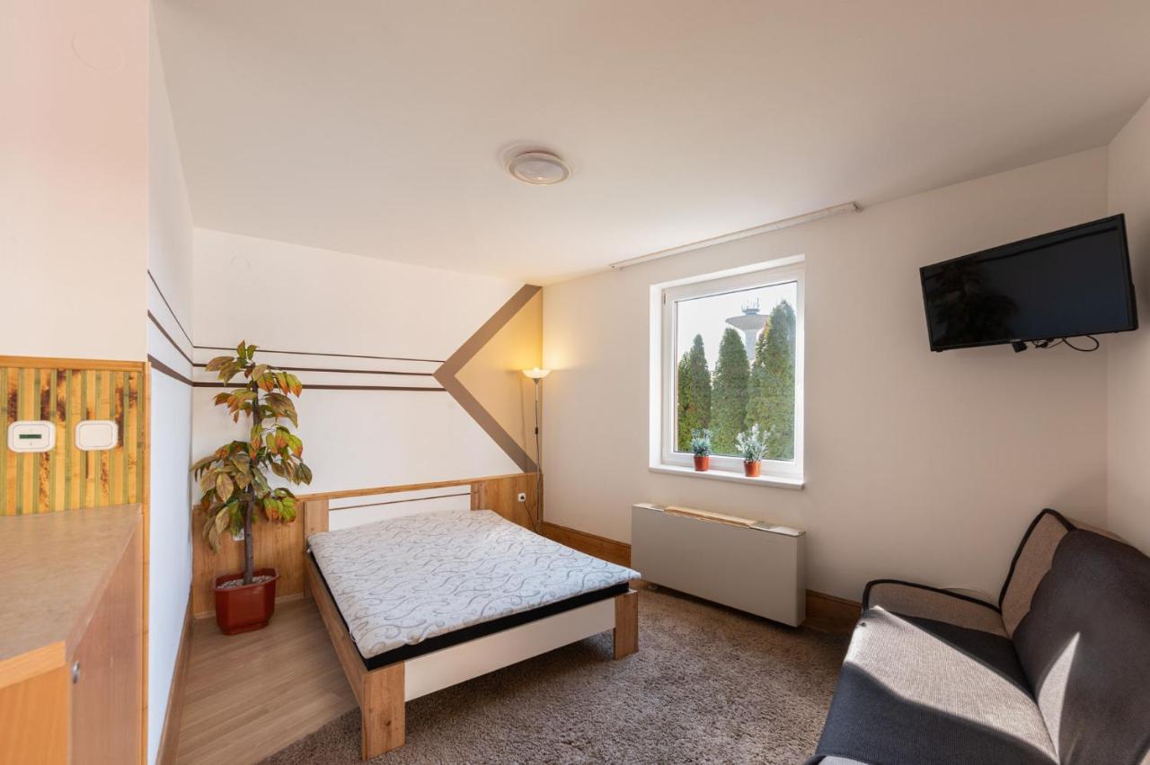 Art Eden Apartment ไฮจ์ดุสโซบอสโล ภายนอก รูปภาพ