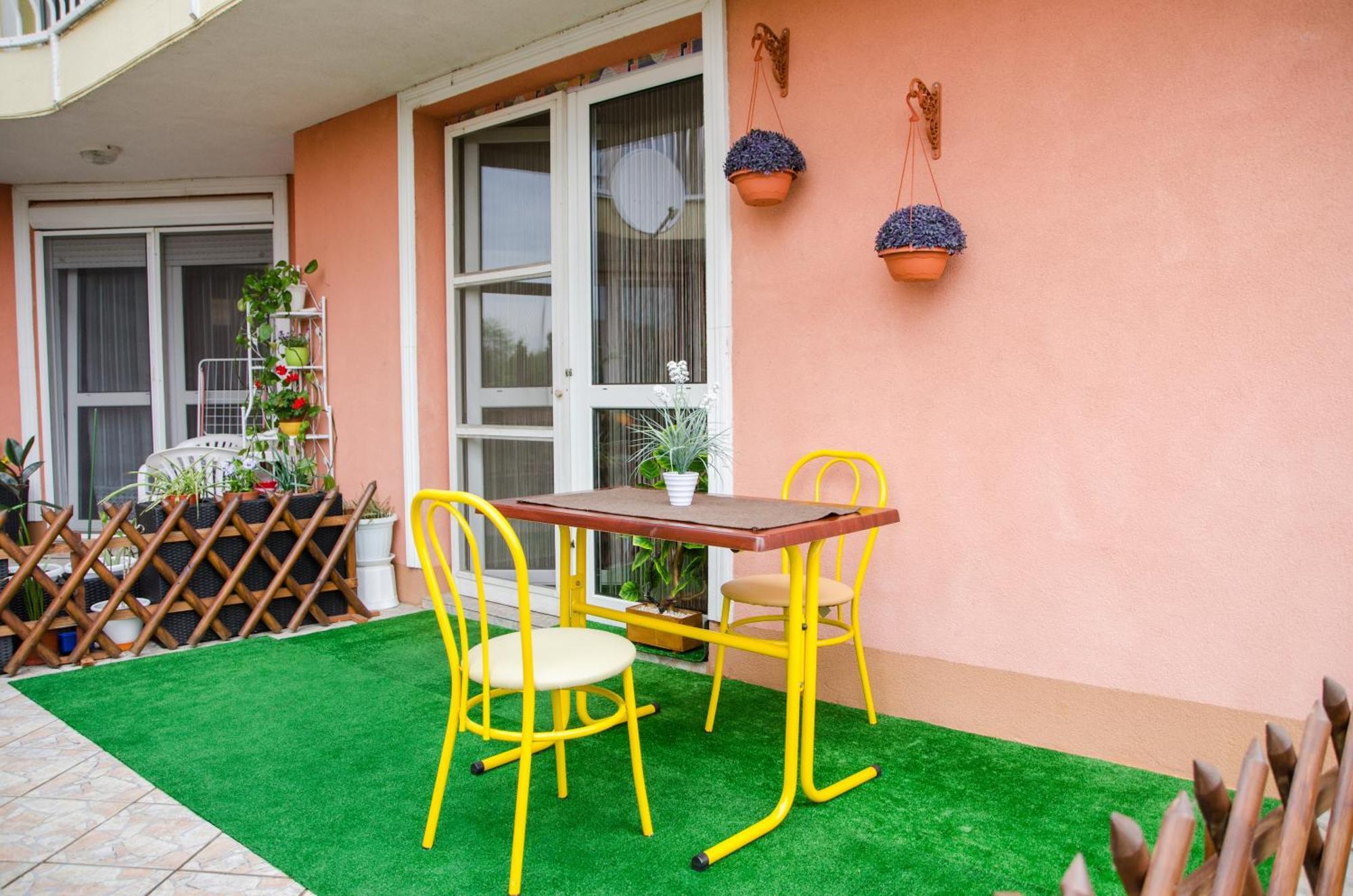 Art Eden Apartment ไฮจ์ดุสโซบอสโล ภายนอก รูปภาพ