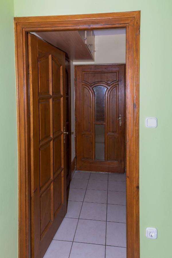 Art Eden Apartment ไฮจ์ดุสโซบอสโล ภายนอก รูปภาพ